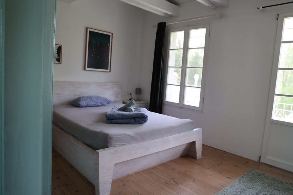 IMGL1217_Zimmer 3_Suite_Balkon_Bad
