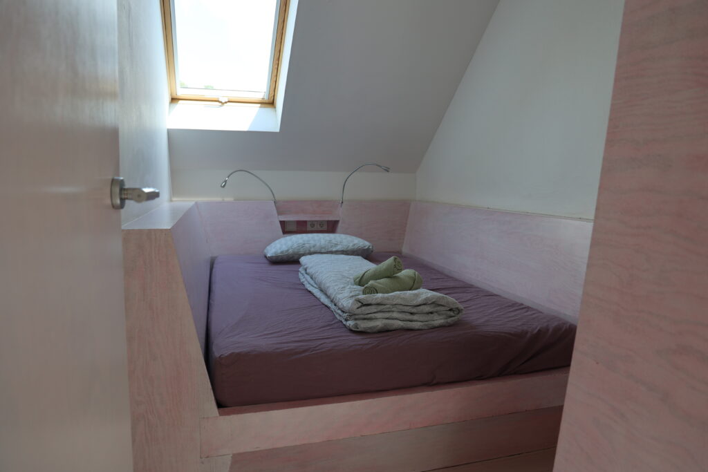 IMGL1223_Zimmer 5_Pink_KOMFORT EInzelzimmer