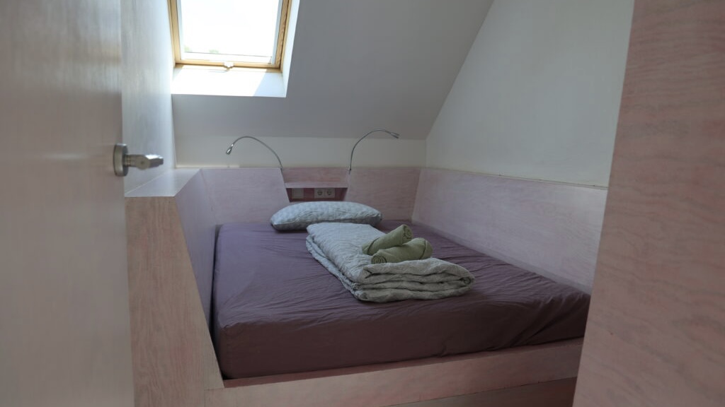 10_IMGL1223_Zimmer-5_Pink_KOMFORT-EInzelzimmer-1024x683