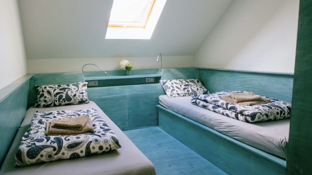 11_Kopie-von-Blaues-Doppelzimmer-1024x1024-1