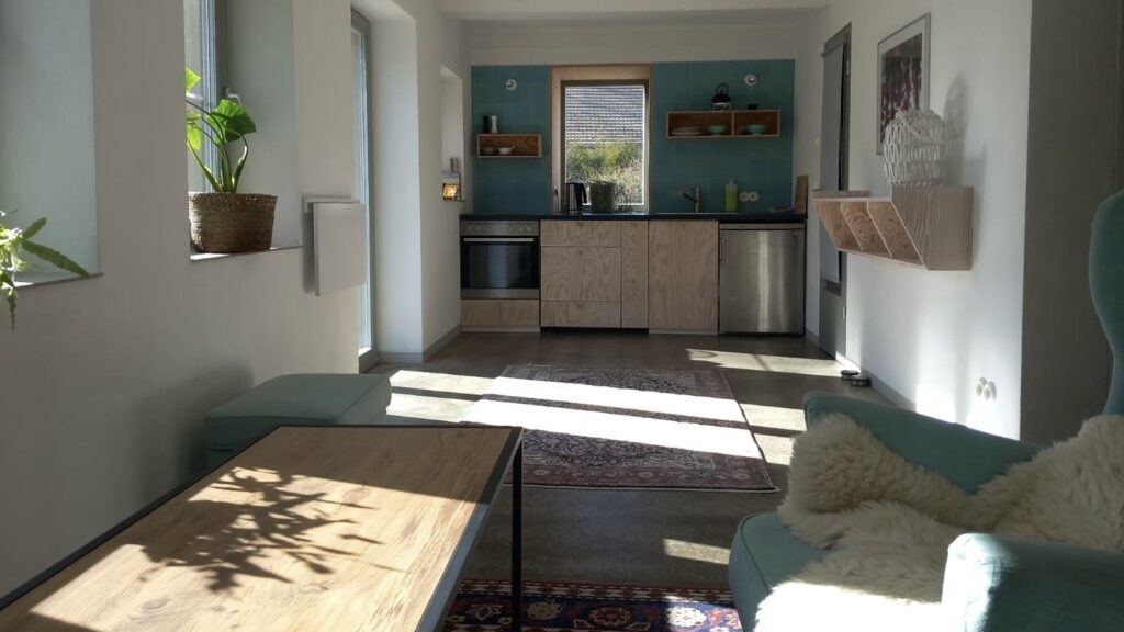 5_ByTaubenblau_DELUXE-Apartment-13-Kueche-1024x701