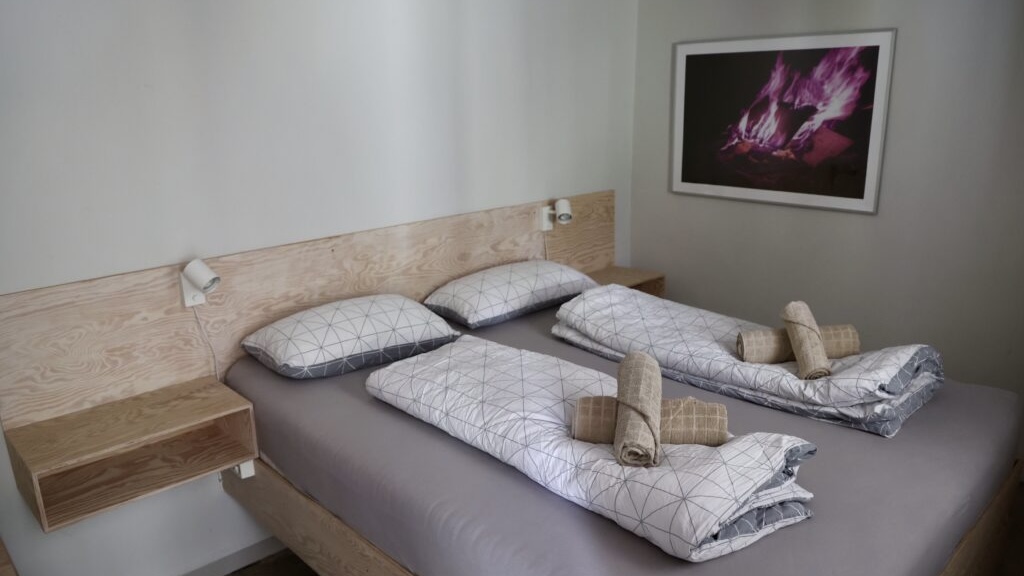 7_IMGL1266_Zimmer_Apartment_Bett_bearbeitet-1024x683
